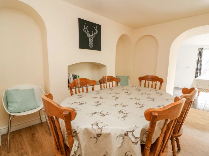 Ynys Cottage