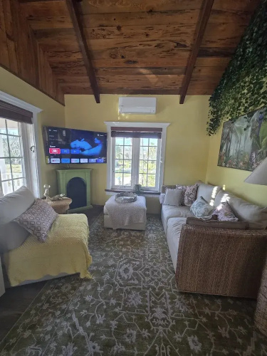 4 Bedroom Studio Luxury Suite