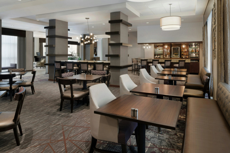 DoubleTree by Hilton Hotel Milwaukee - Brookfield photo 27