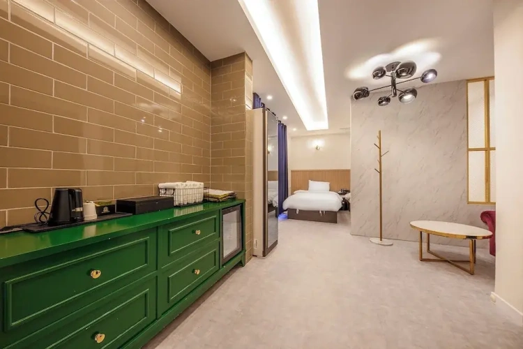 Superior Twin room with city view