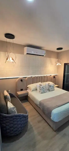Opulenz DraxHall