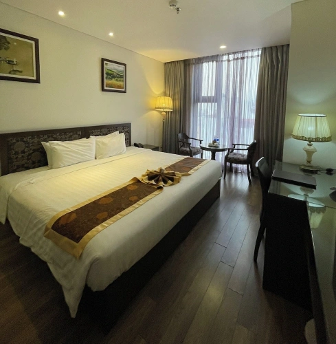 Deluxe Double room with city view