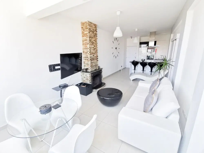 Mackenzie Seaview Paradise