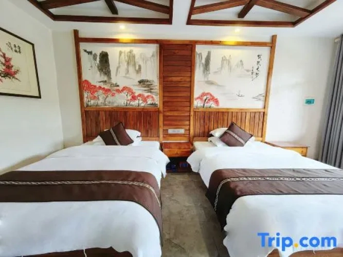 Standard Twin room with courtyard view