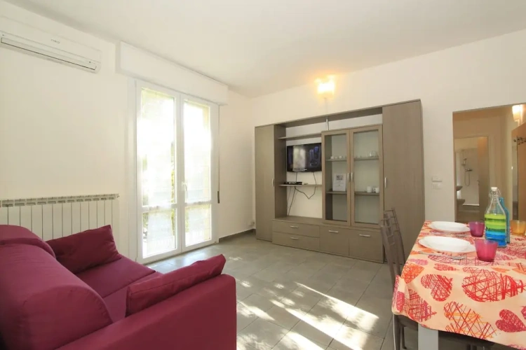 2 Bedrooms Classic Apartment with balcony
