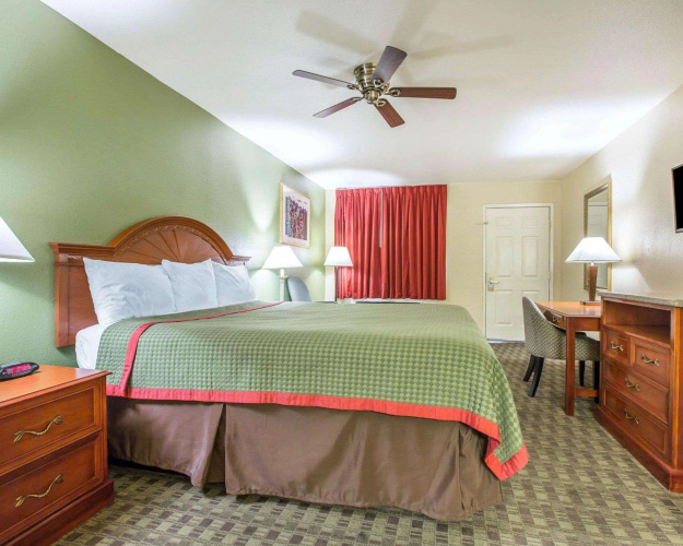 Rodeway Inn Delano