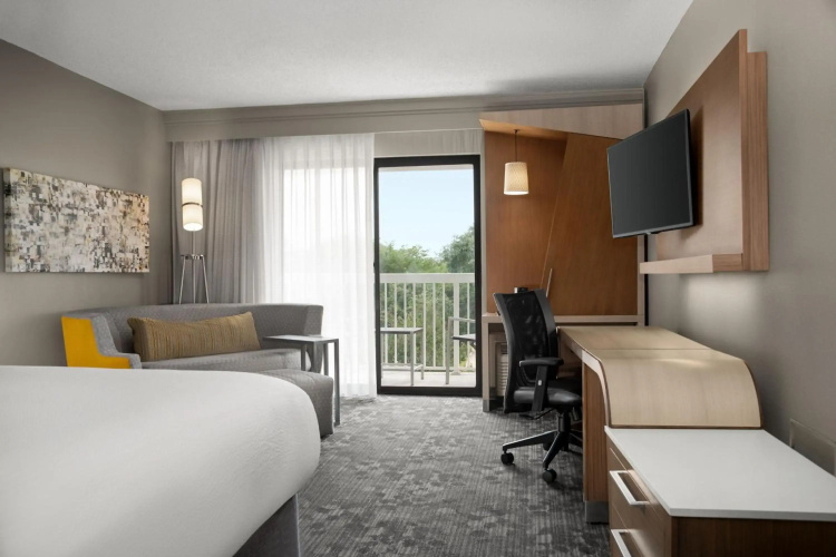 Courtyard by Marriott Lafayette Airport