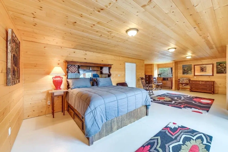 4 Bedrooms Cottage with balcony