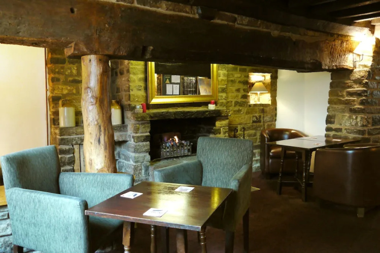 Mullions Hotel