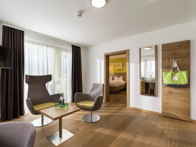 Suite with balcony and with mountain view