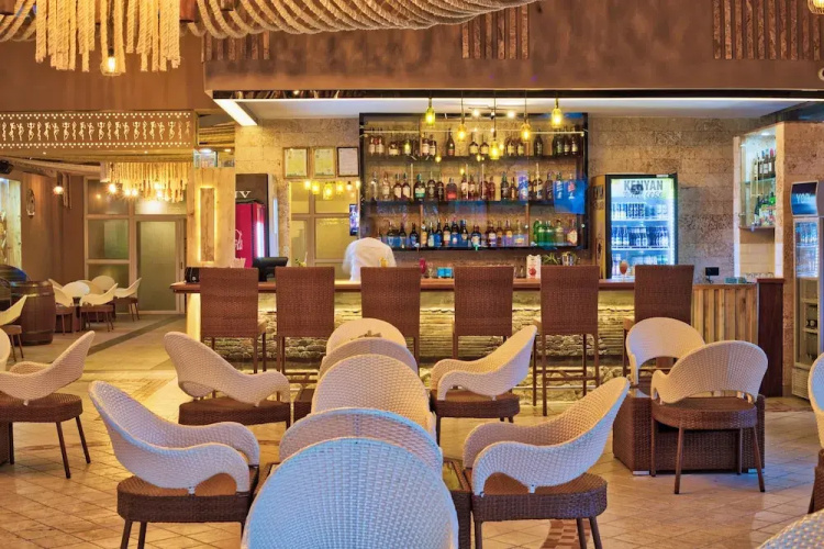 Maanzoni 680 hotel