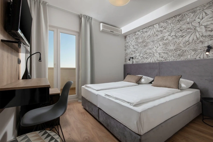 Standard Double room with balcony and with sea view