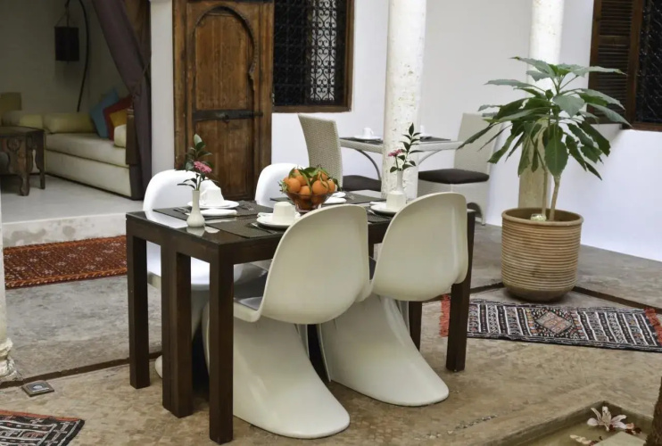 Riad Dar Lalzohra