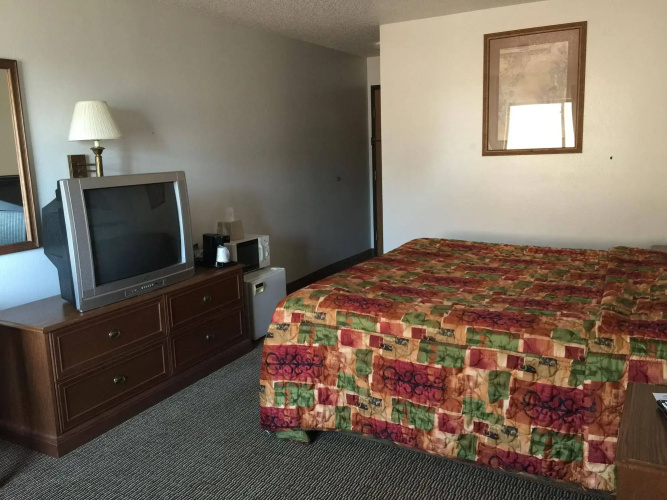 Super 8 by Wyndham Shenandoah