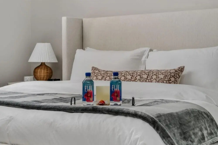 Downtown Luxury - Top Floor 2BR at Topiary Park
