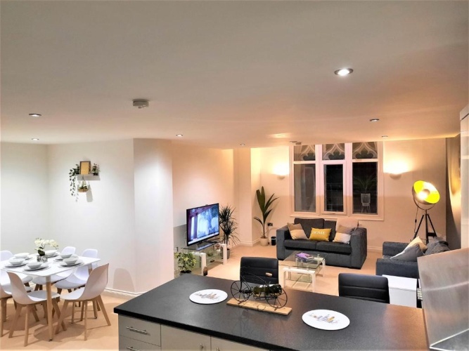 Deluxe Apartment