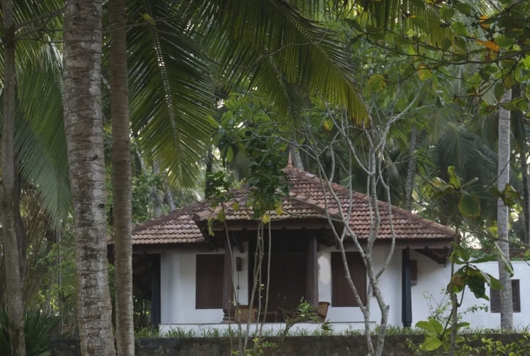 Superior Double Cottage with partial sea view