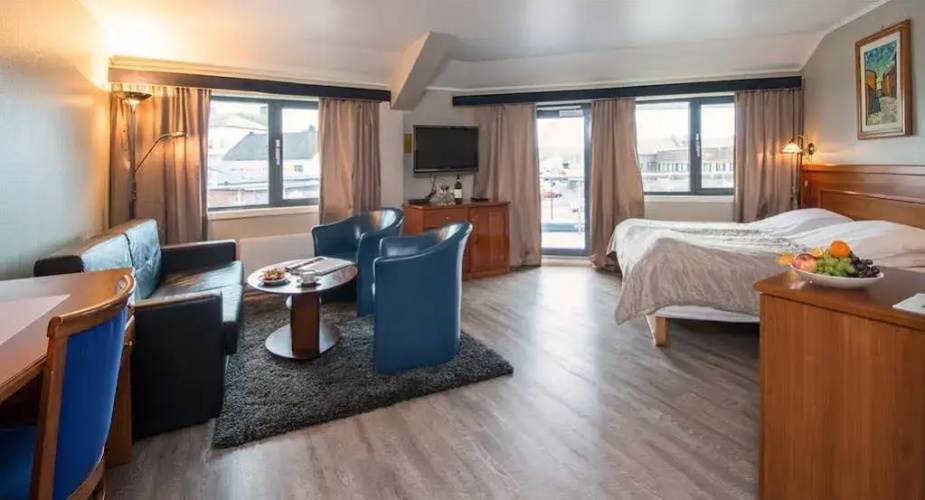 Tino's Hotel