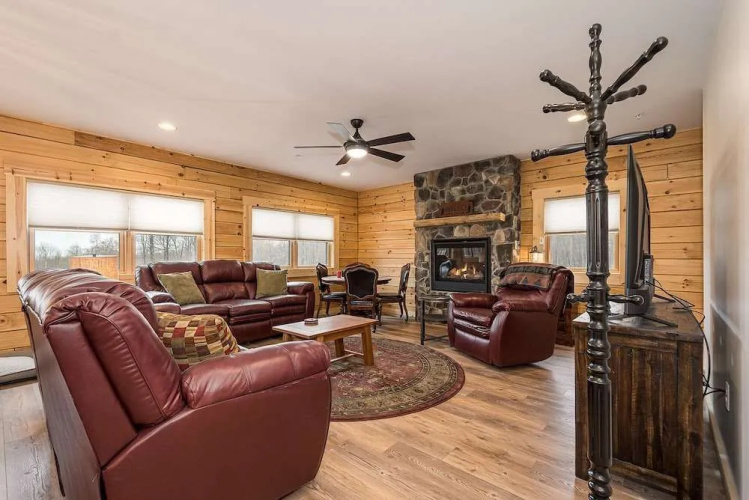 John's Place by Taylor Made Deep Creek