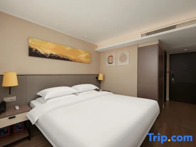 Standard Double room with street view