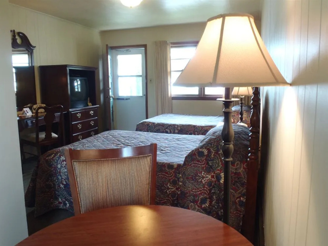 Glass House Inn