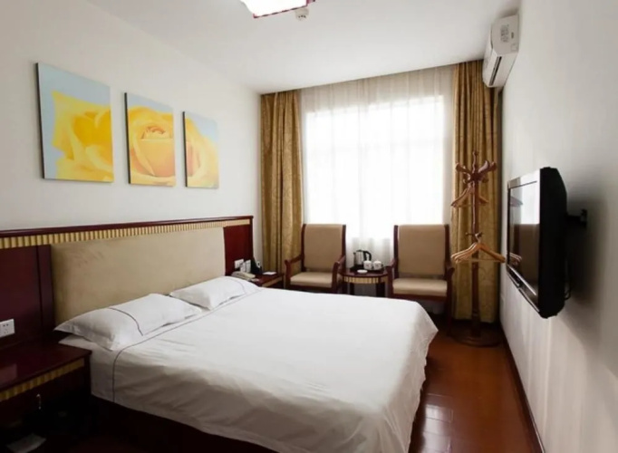 Junhong Hotel