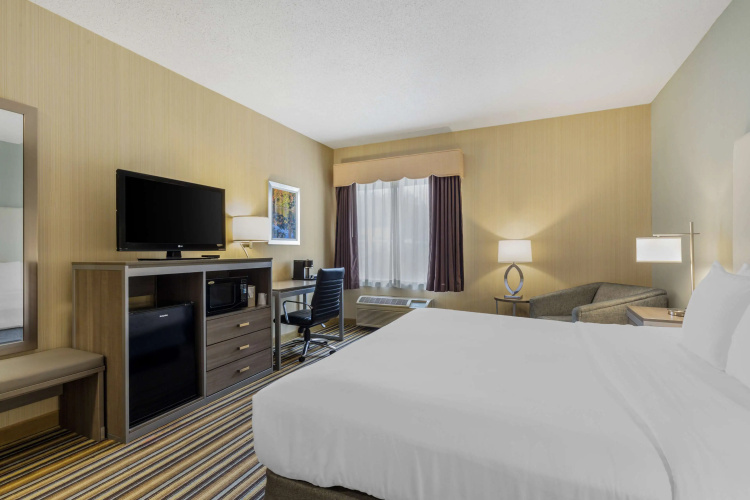 Best Western Plus New England Inn & Suites