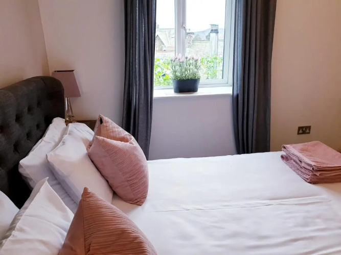 Central Windermere Luxury two bed Apartment Dog Friendly