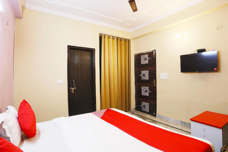 Oyo 42405 Hotel Diamond