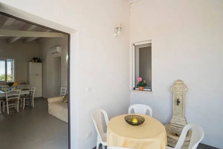 VIlla White
