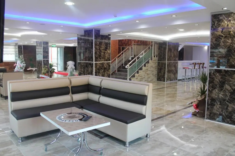 Oz Cavusoglu Hotel
