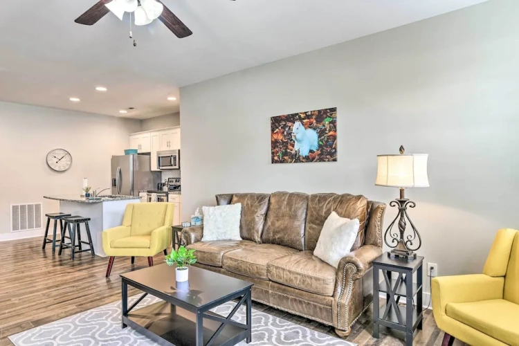 3 Bedrooms Apartment