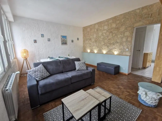2 Bedrooms Apartment