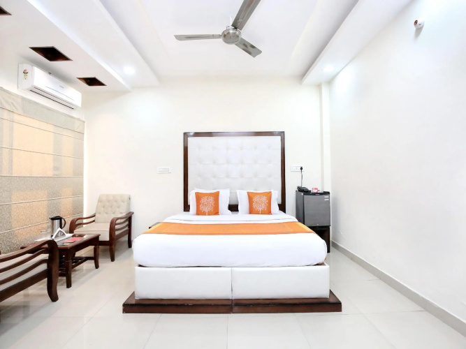 OYO 5691 Hotel Eurasia