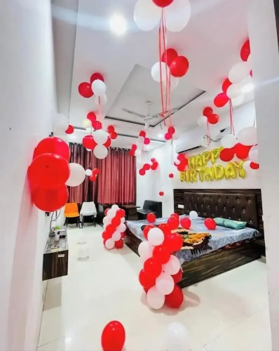 Town house cafe and hotel