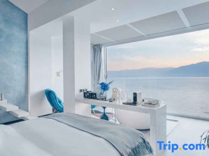 2 Bedrooms Suite