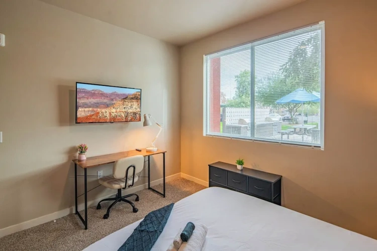 2 Bedrooms Luxury Apartment with balcony
