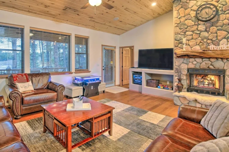 3 Bedrooms Cottage with balcony
