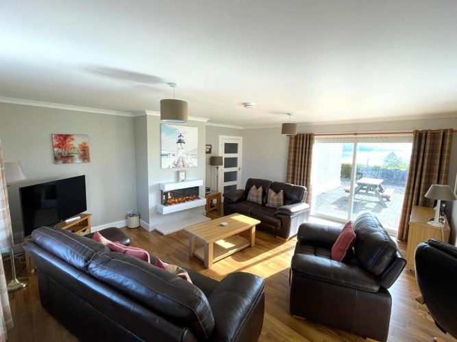 3 Bedrooms Cottage