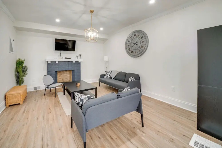 4 Mi to Dtwn: Pet-friendly Home in Pittsburgh