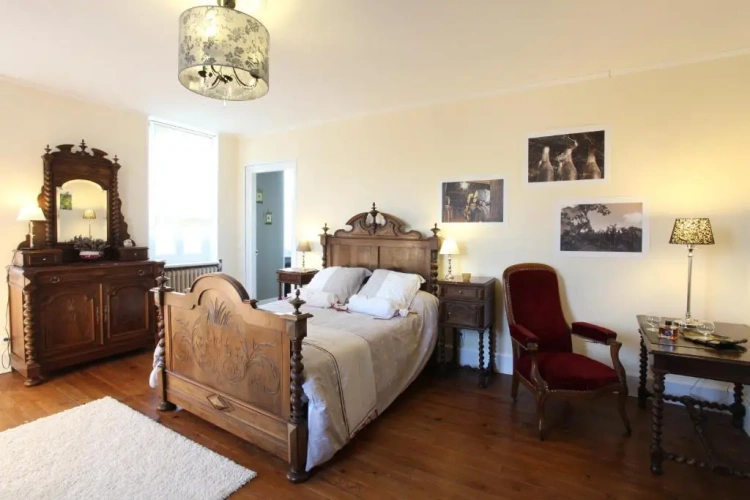 Standard Double room with city view