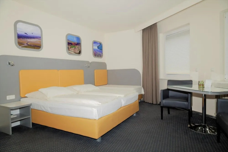 Hotel Cockpit