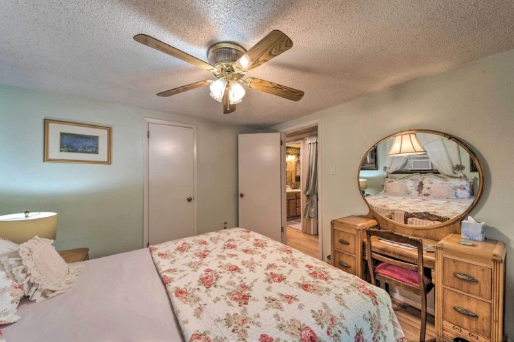 2 Bedrooms Cottage