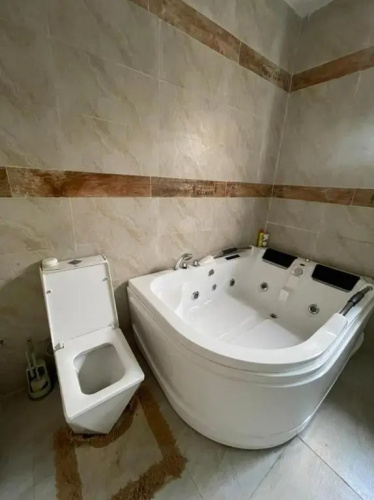 4 bedroom apartment available osapa