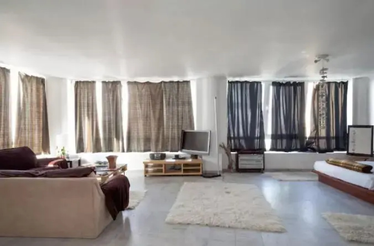 Urban Downtown Studio East