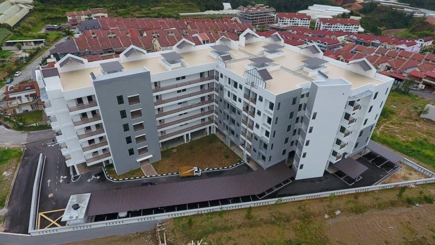 3 Bedrooms Apartment