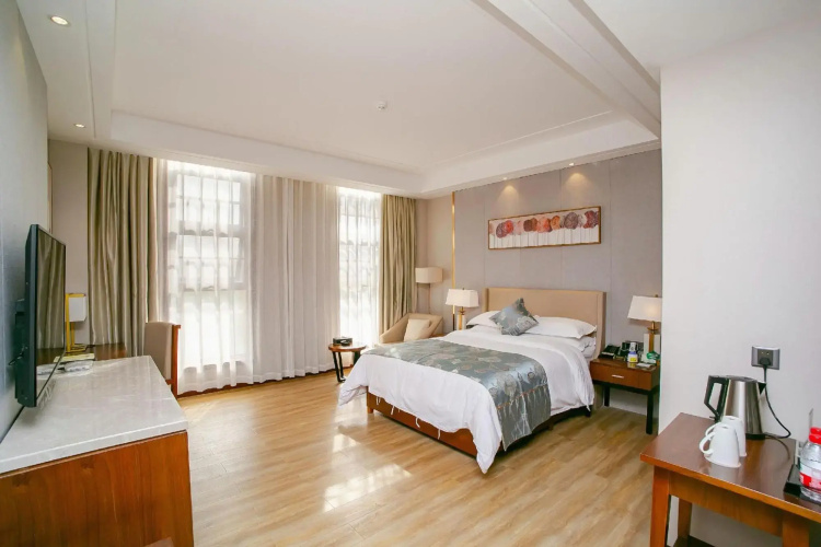 Huatian Hotel