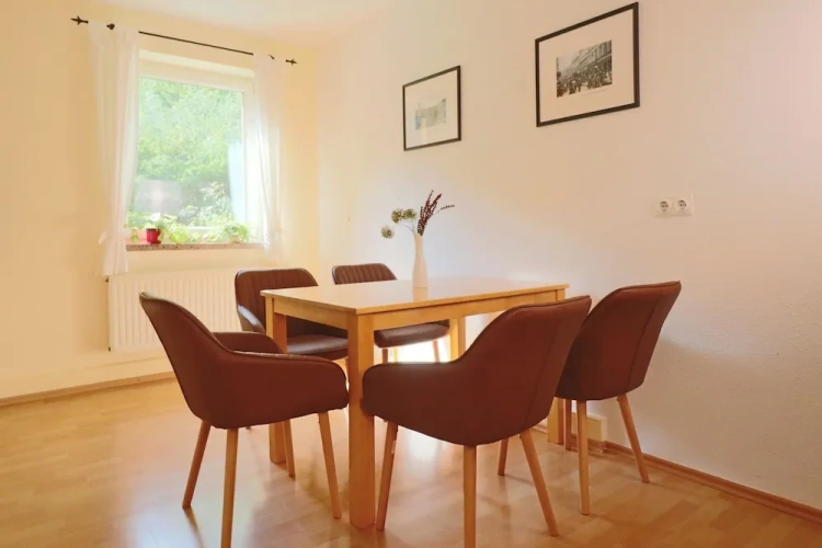 2 Bedrooms Classic Apartment