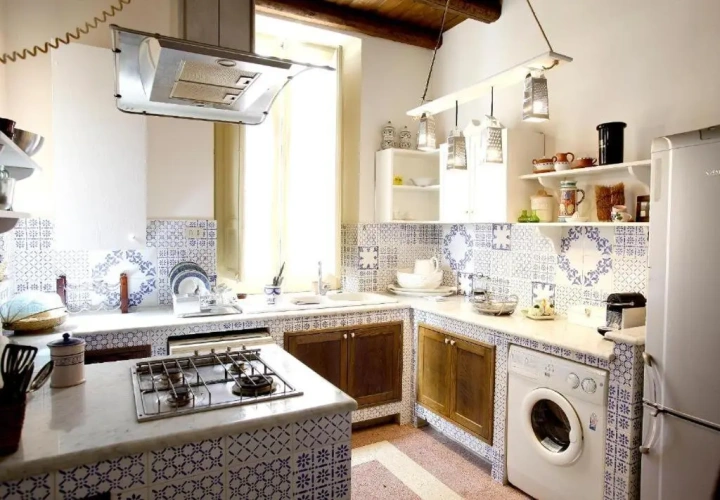 3 Bedrooms Apartment