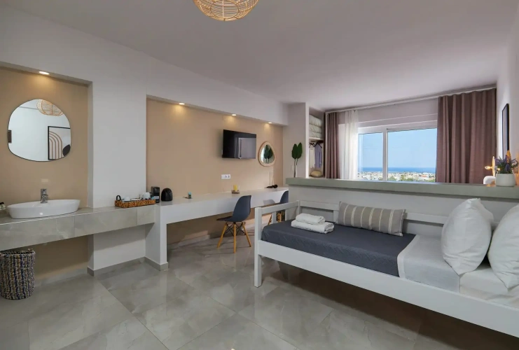 Deluxe Quadruple Suite with sea view